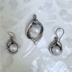 Designer Hagit Gorali Sterling Silver Pearl Drop Earrings & Pendant Set.❣️